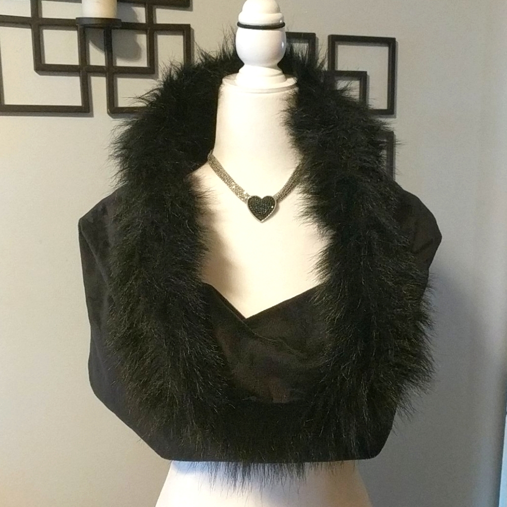 💜 Over The Shoulder Neck Warmer 💜